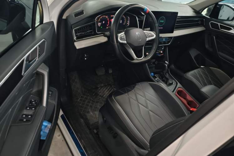 Used Volkswagen Tiguan L 2024 Outstanding Model 300TSI Automatic Two-Wheel Drive Longteng Edition Driver Seat