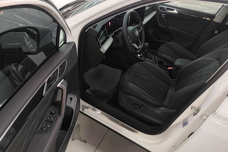 Used Volkswagen Tiguan L 2024 330TSI Automatic Two-Wheel Drive Smart Edition Driver Seat