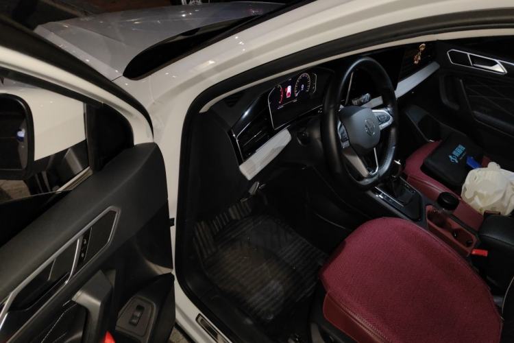 Used Volkswagen Tiguan L 2024 Outstanding Model 300TSI Automatic Two-Wheel Drive Longteng Edition Driver Seat