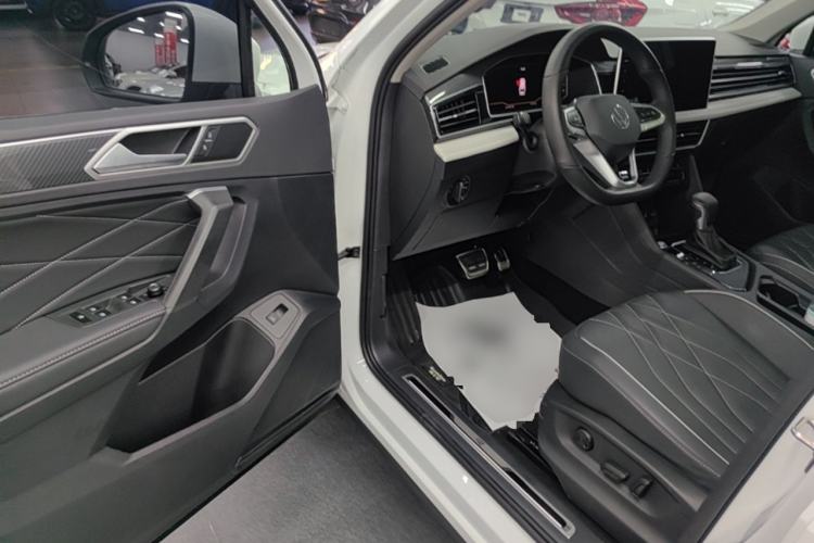 Used Volkswagen Tiguan L 2024 330TSI Automatic Two-Wheel Drive R-Line Enhanced Edition Driver Seat