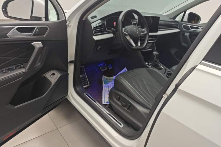 Used Volkswagen Tiguan L 2024 330TSI Automatic Two-Wheel Drive R-Line Enhanced Edition Driver Seat