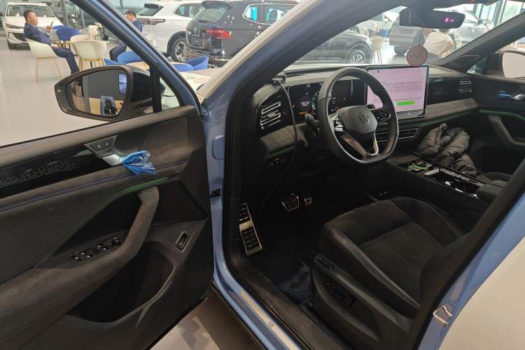 Used Volkswagen Tiguan L 2024 PRO 380TSI Four-Wheel Drive R-Line Prestige Edition Driver Seat