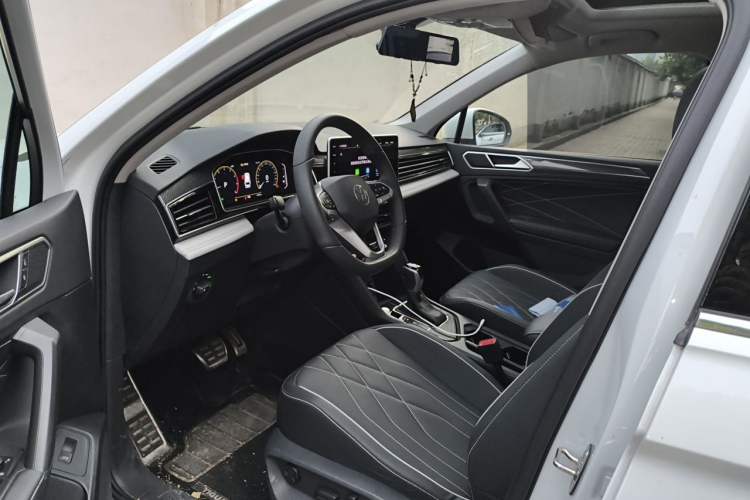 Used Volkswagen Tiguan L 2024 330TSI Automatic Two-Wheel Drive R-Line Enhanced Edition Driver Seat