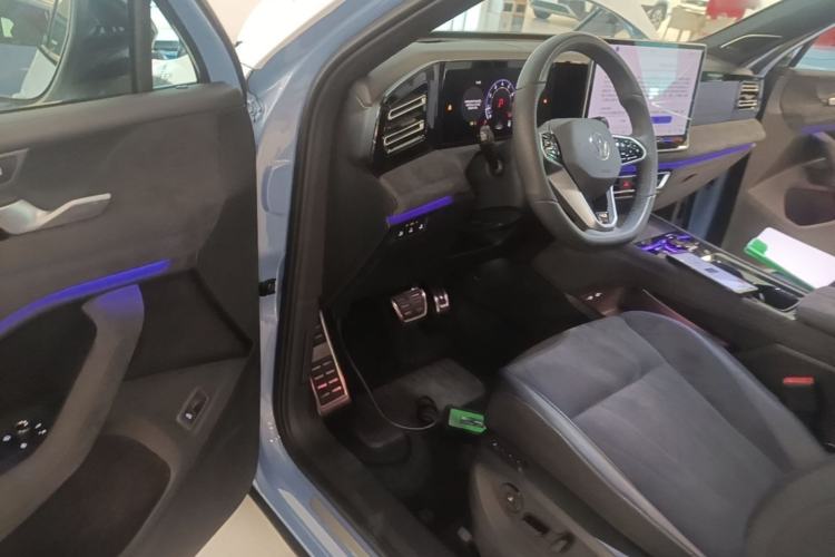 Used Volkswagen Tiguan L 2024 PRO 380TSI Four-Wheel Drive R-Line Prestige Edition Driver Seat