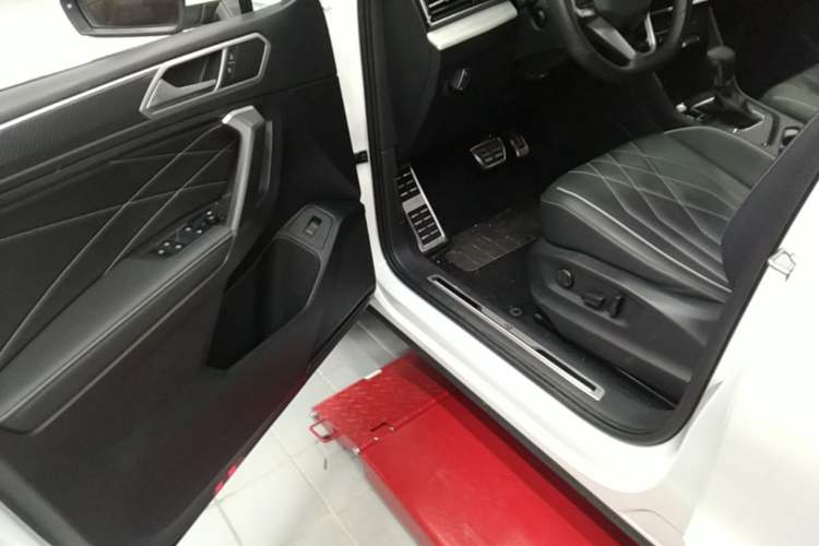Used Volkswagen Tiguan L 2024 330TSI Automatic Two-Wheel Drive R-Line Enhanced Edition Driver Seat