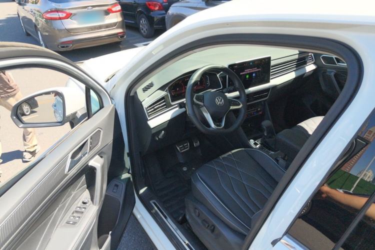 Used Volkswagen Tiguan L 2024 330TSI Automatic Two-Wheel Drive R-Line Enhanced Edition Driver Seat