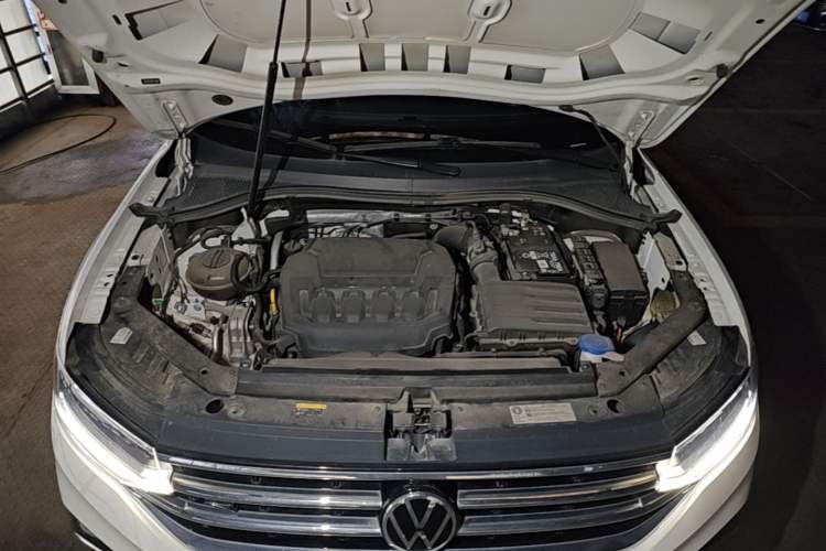 Used Volkswagen Tiguan L 2024 330TSI Automatic Two-Wheel Drive R-Line Enhanced Edition Engine Bay
