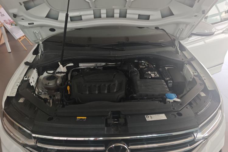 Used Volkswagen Tiguan L 2024 Outstanding Model 330TSI Automatic Two-Wheel Drive R-Line Dragon Glory Edition Engine Bay