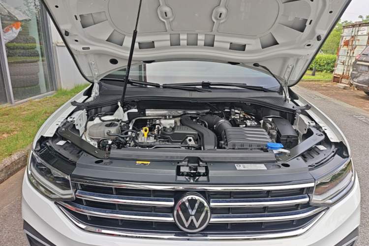 Used Volkswagen Tiguan L 2024 300TSI Automatic Two-Wheel Drive Smart Edition Engine Bay