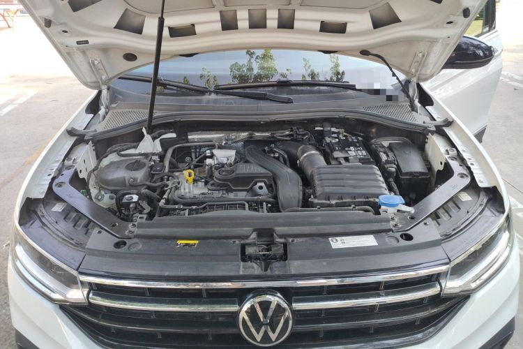 Used Volkswagen Tiguan L 2024 Outstanding Model 300TSI Automatic Two-Wheel Drive Longteng Edition Engine Bay