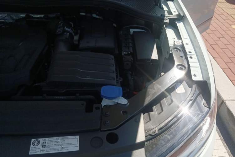 Used Volkswagen Tiguan L 2024 330TSI Automatic Two-Wheel Drive R-Line Enhanced Edition Engine Bay Left