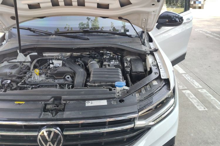 Used Volkswagen Tiguan L 2024 Outstanding Model 300TSI Automatic Two-Wheel Drive Longteng Edition Engine Bay Left
