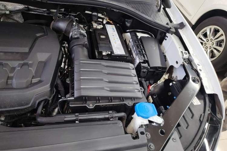 Used Volkswagen Tiguan L 2024 330TSI Automatic Two-Wheel Drive R-Line Enhanced Edition Engine Bay Left