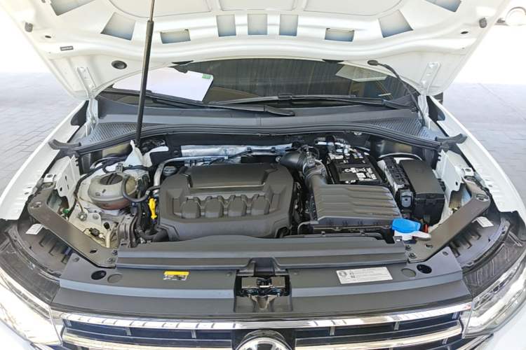Used Volkswagen Tiguan L 2024 330TSI Automatic Two-Wheel Drive R-Line Enhanced Edition Engine Bay