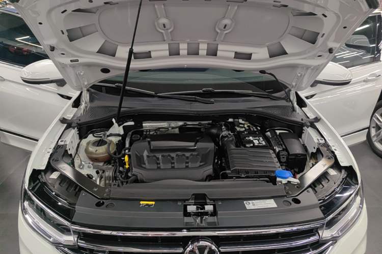 Used Volkswagen Tiguan L 2024 330TSI Automatic Two-Wheel Drive R-Line Enhanced Edition Engine Bay