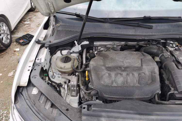 Used Volkswagen Tiguan L 2024 330TSI Automatic Two-Wheel Drive R-Line Enhanced Edition Engine Bay Right