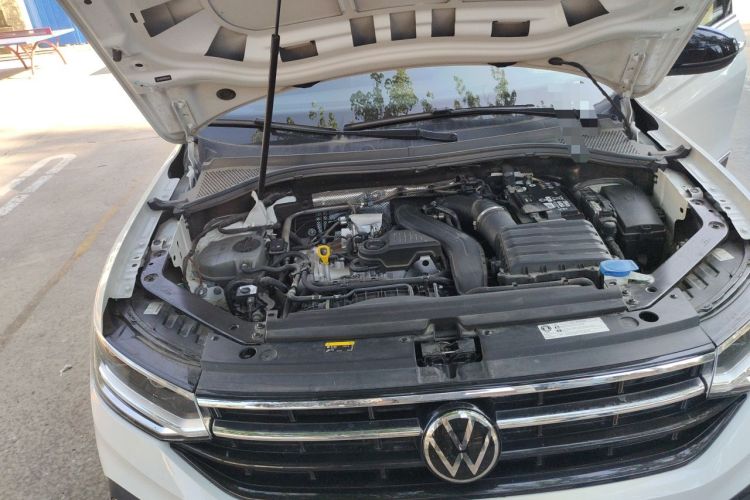 Used Volkswagen Tiguan L 2024 Outstanding Model 300TSI Automatic Two-Wheel Drive Longteng Edition Engine Bay Right