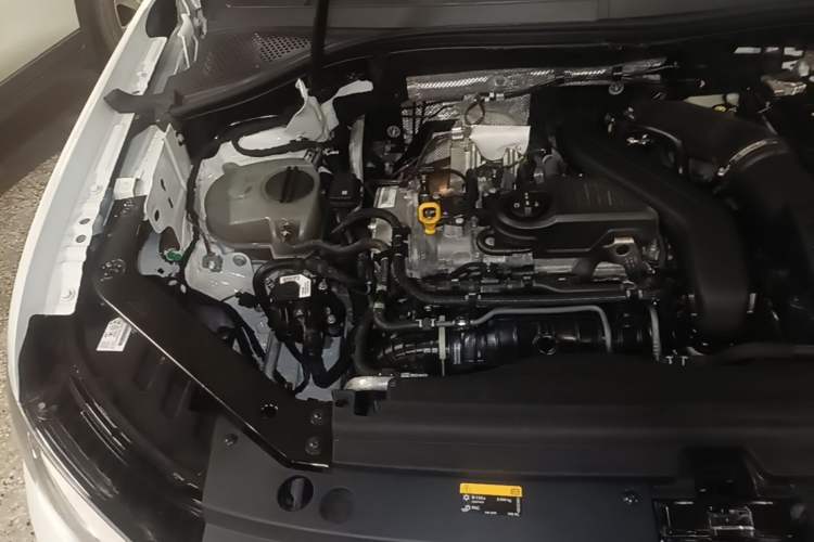 Used Volkswagen Tiguan L 2024 300TSI Automatic Two-Wheel Drive Smart Edition Engine Bay Right