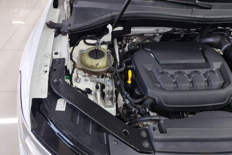 Used Volkswagen Tiguan L 2024 330TSI Automatic Two-Wheel Drive R-Line Enhanced Edition Engine Bay Right