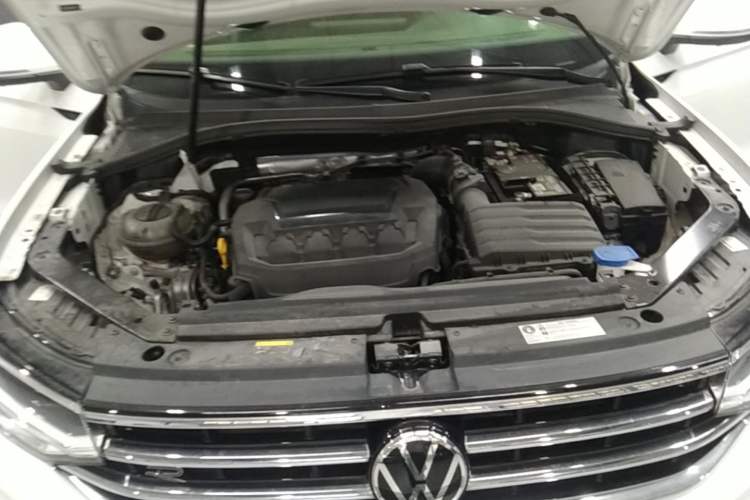Used Volkswagen Tiguan L 2024 330TSI Automatic Two-Wheel Drive R-Line Enhanced Edition Engine Bay