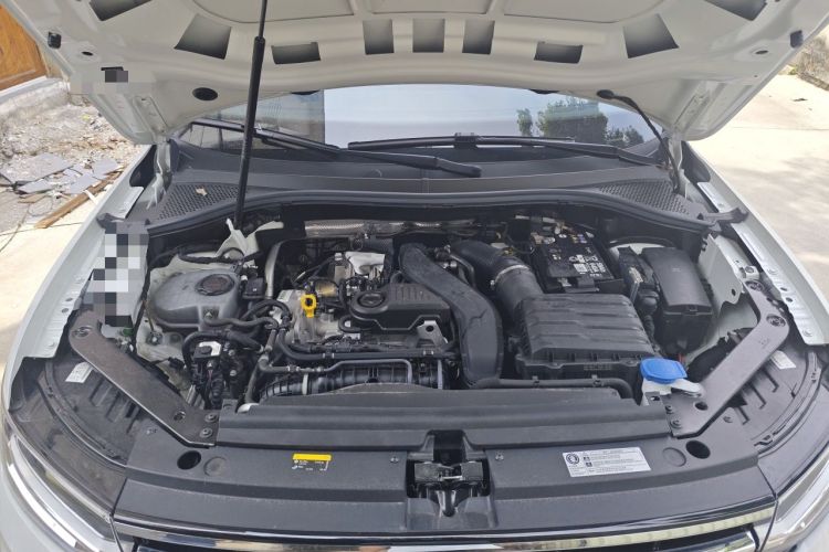 Used Volkswagen Tiguan L 2024 Outstanding Model 300TSI Automatic Two-Wheel Drive Longteng Edition Engine Bay
