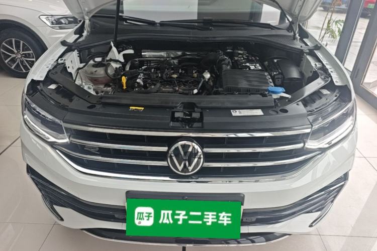 Used Volkswagen Tiguan L 2024 Outstanding Model 330TSI Automatic Two-Wheel Drive R-Line Dragon Glory Edition Engine Bay