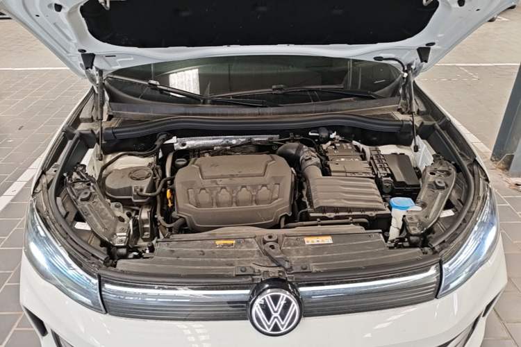 Used Volkswagen Tiguan L 2024 PRO 330TSI Two-Wheel Drive Smart Edition Engine Bay