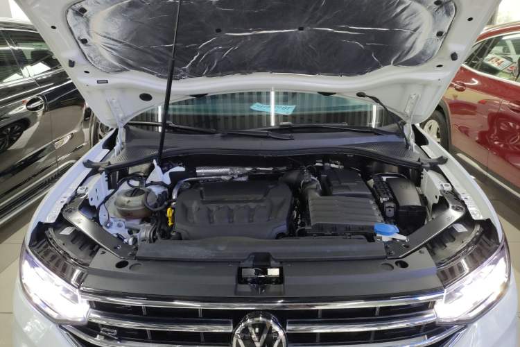 Used Volkswagen Tiguan L 2024 330TSI Automatic Two-Wheel Drive R-Line Enhanced Edition Engine Bay