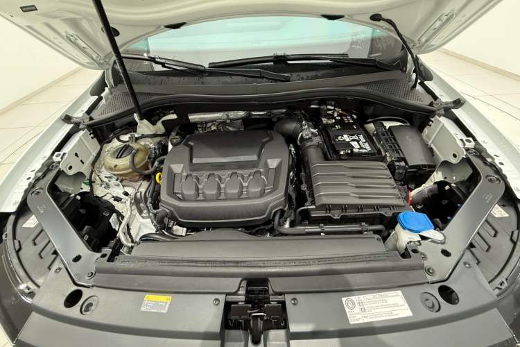 Used Volkswagen Tiguan L 2024 330TSI Automatic Two-Wheel Drive R-Line Enhanced Edition Engine Bay