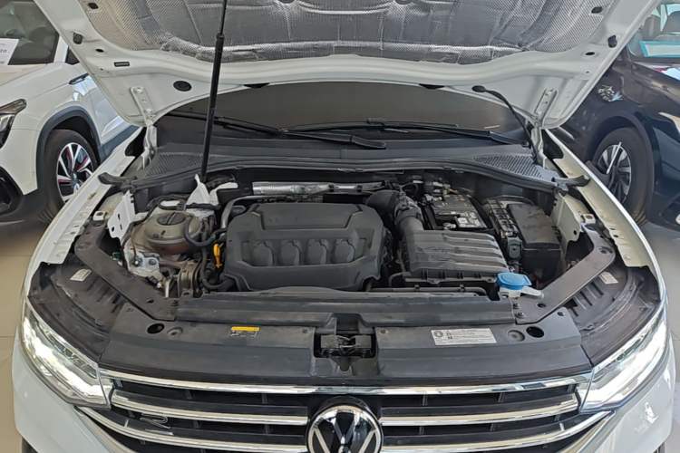 Used Volkswagen Tiguan L 2024 330TSI Automatic Two-Wheel Drive R-Line Enhanced Edition Engine Bay