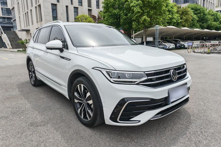 Used Volkswagen Tiguan L 2024 330TSI Automatic Two-Wheel Drive R-Line Enhanced Edition Exterior 2