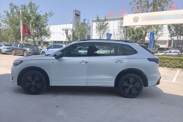 Used Volkswagen Tiguan L 2024 PRO 380TSI Four-Wheel Drive R-Line Prestige Edition Exterior 2
