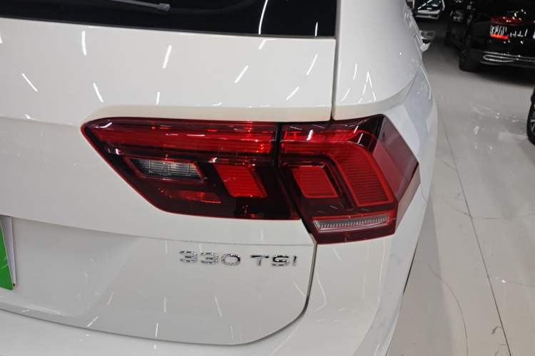 Used Volkswagen Tiguan L 2024 Outstanding Model 330TSI Automatic Two-Wheel Drive R-Line Dragon Glory Edition Exterior 2