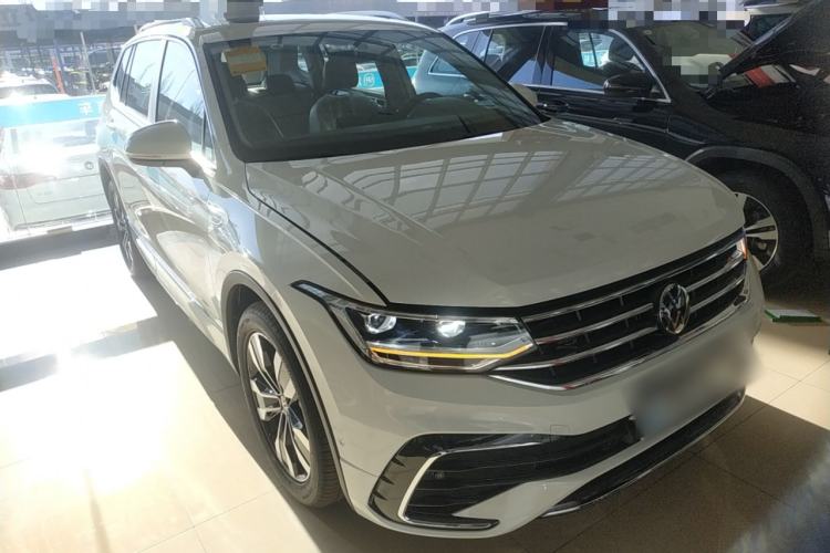 Used Volkswagen Tiguan L 2024 Outstanding Model 330TSI Automatic Two-Wheel Drive R-Line Dragon Glory Edition Exterior 2