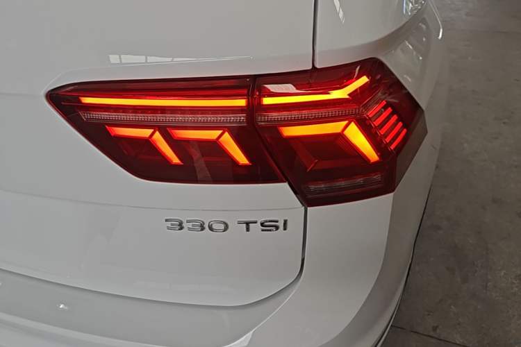 Used Volkswagen Tiguan L 2024 330TSI Automatic Two-Wheel Drive R-Line Enhanced Edition Exterior 3