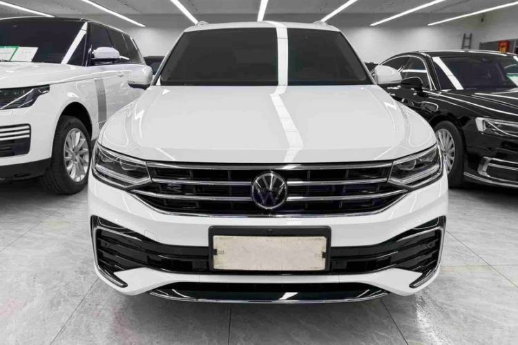 Used Volkswagen Tiguan L 2024 330TSI Automatic Two-Wheel Drive R-Line Enhanced Edition Exterior 3