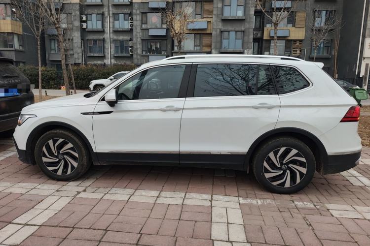 Used Volkswagen Tiguan L 2024 300TSI Automatic Two-Wheel Drive Smart Edition Exterior 3