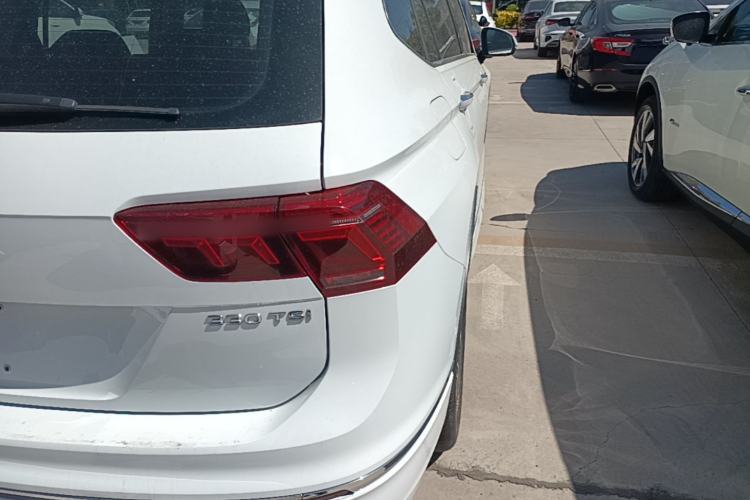 Used Volkswagen Tiguan L 2024 330TSI Automatic Two-Wheel Drive R-Line Enhanced Edition Exterior 3