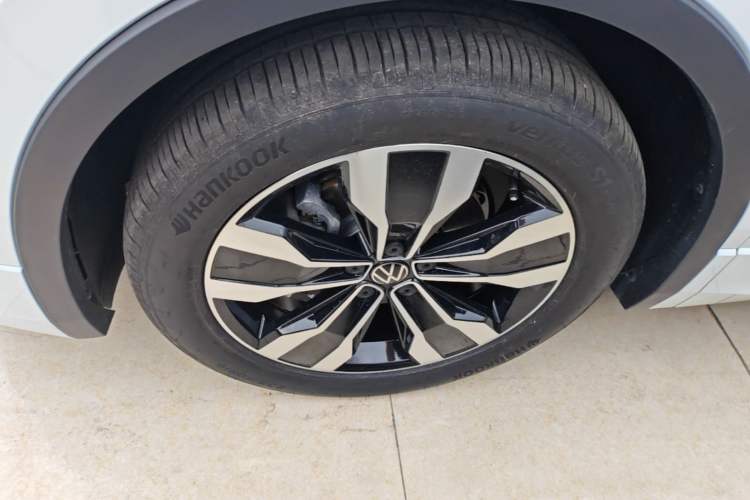 Used Volkswagen Tiguan L 2024 Outstanding Model 330TSI Automatic Two-Wheel Drive R-Line Dragon Glory Edition Exterior 4