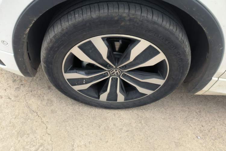 Used Volkswagen Tiguan L 2024 Outstanding Model 330TSI Automatic Two-Wheel Drive R-Line Dragon Glory Edition Exterior 4