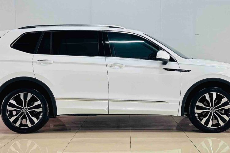 Used Volkswagen Tiguan L 2024 330TSI Automatic Two-Wheel Drive R-Line Enhanced Edition Exterior 4
