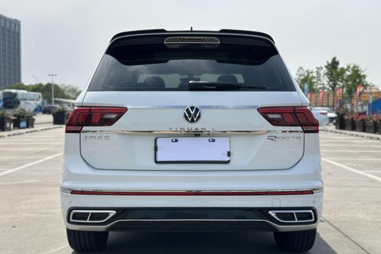Used Volkswagen Tiguan L 2024 330TSI Automatic Two-Wheel Drive R-Line Enhanced Edition Exterior 4