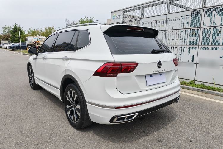 Used Volkswagen Tiguan L 2024 330TSI Automatic Two-Wheel Drive R-Line Enhanced Edition Exterior 4