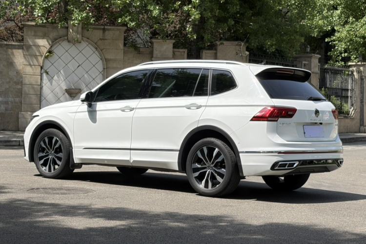 Used Volkswagen Tiguan L 2024 Outstanding Model 330TSI Automatic Two-Wheel Drive R-Line Dragon Glory Edition Exterior 4