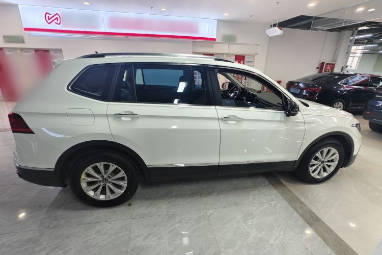 Used Volkswagen Tiguan L 2024 Outstanding Model 300TSI Automatic Two-Wheel Drive Longteng Edition Exterior 4
