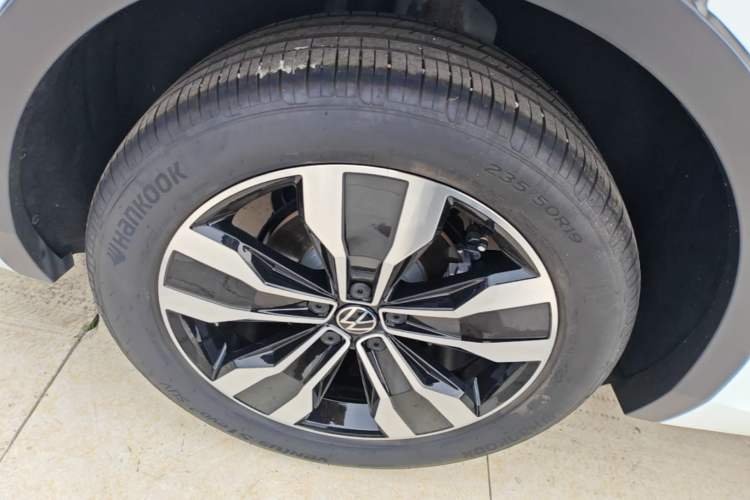Used Volkswagen Tiguan L 2024 Outstanding Model 330TSI Automatic Two-Wheel Drive R-Line Dragon Glory Edition Exterior 5