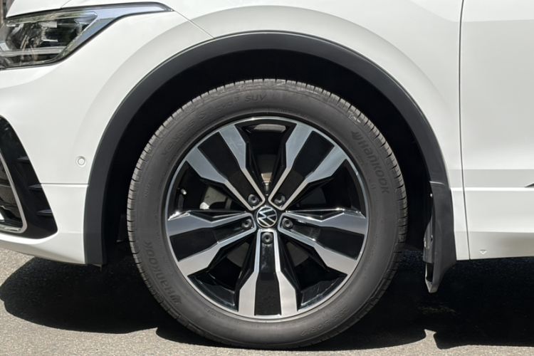 Used Volkswagen Tiguan L 2024 Outstanding Model 330TSI Automatic Two-Wheel Drive R-Line Dragon Glory Edition Exterior 8