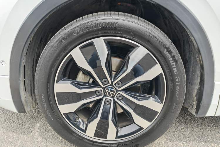 Used Volkswagen Tiguan L 2024 330TSI Automatic Two-Wheel Drive R-Line Enhanced Edition Exterior 9