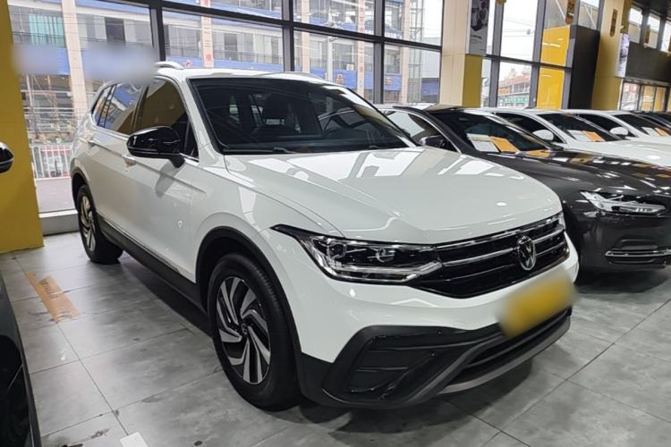 Used Volkswagen Tiguan L 2024 Outstanding Model 300TSI Automatic Two-Wheel Drive Longteng Edition Front Right 45 Deg