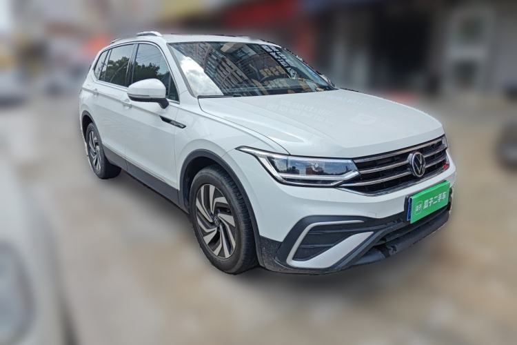 Used Volkswagen Tiguan L 2024 300TSI Automatic Two-Wheel Drive Smart Edition Front Right 45 Deg